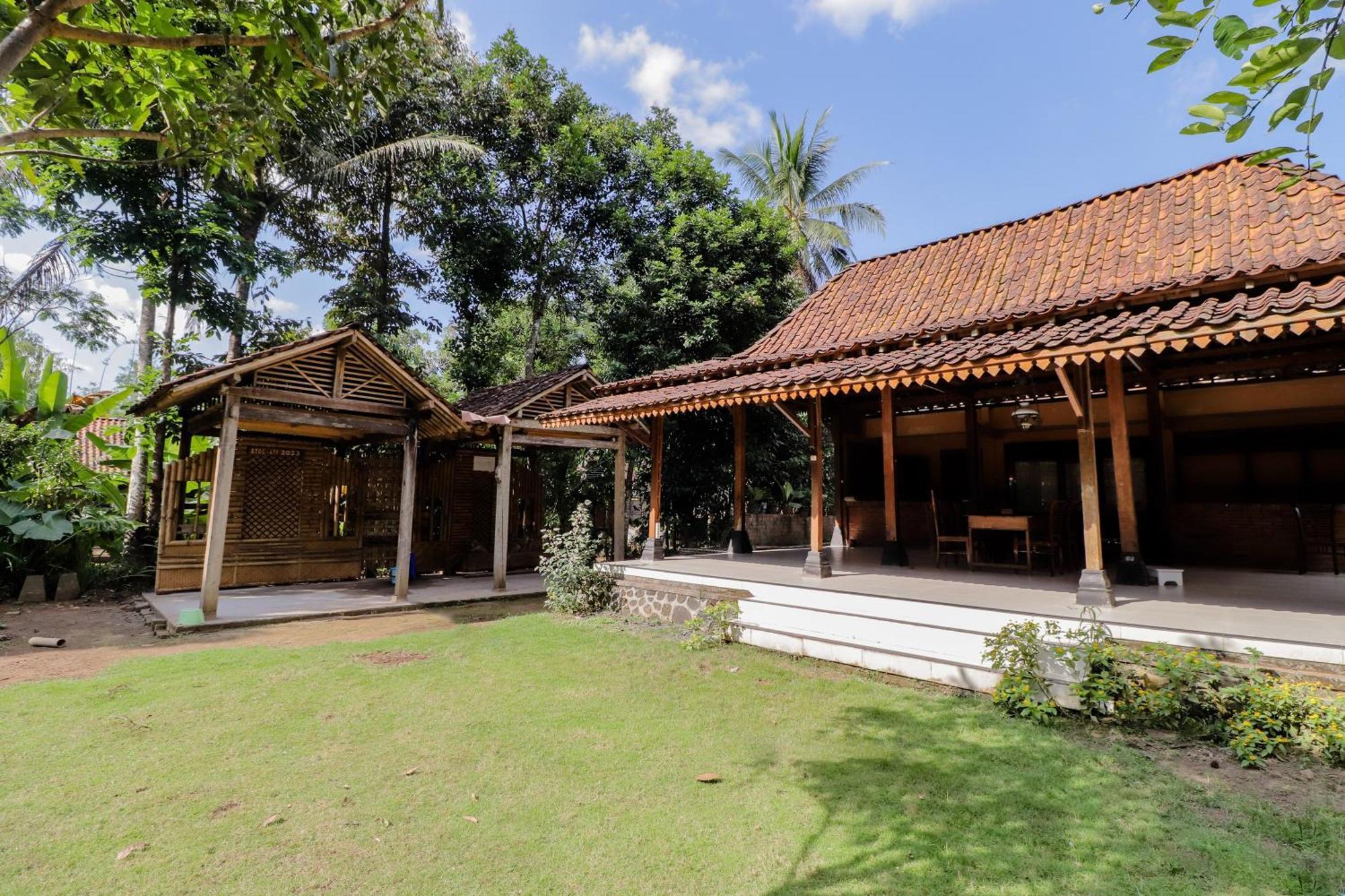 Apartamento Nurudin House Magelang Exterior foto