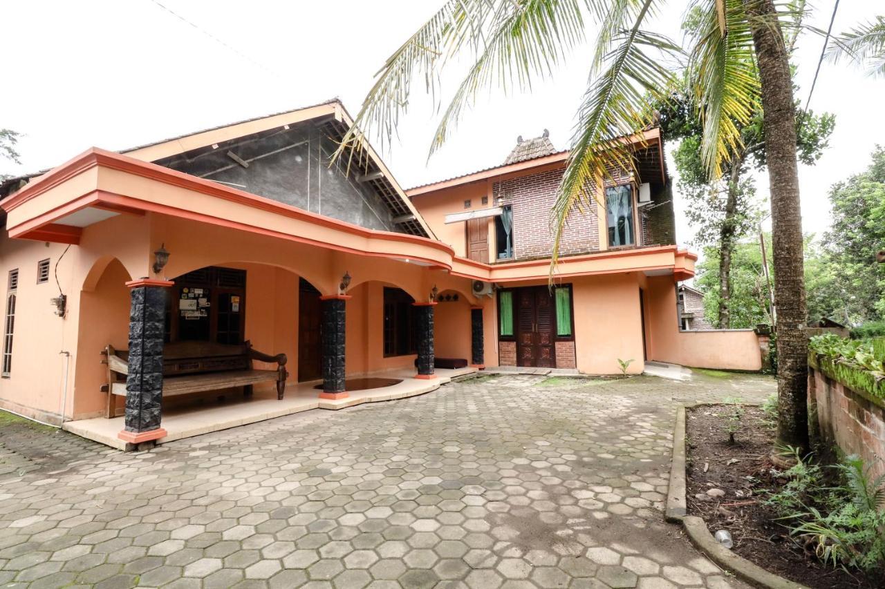 Apartamento Nurudin House Magelang Exterior foto
