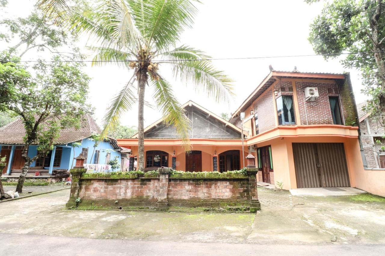 Apartamento Nurudin House Magelang Exterior foto