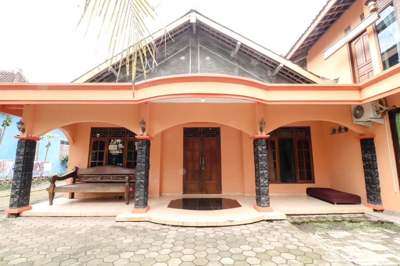 Apartamento Nurudin House Magelang Exterior foto
